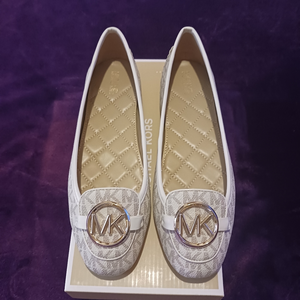 Michael Kors Lillie Moc - Picture 9 of 10